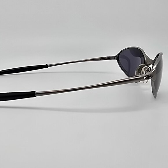 Oakley 05-807 C Wire Titanium Frame Titanium Iridium Lens Sunglasses w Flexhinge - Picture 6 of 16
